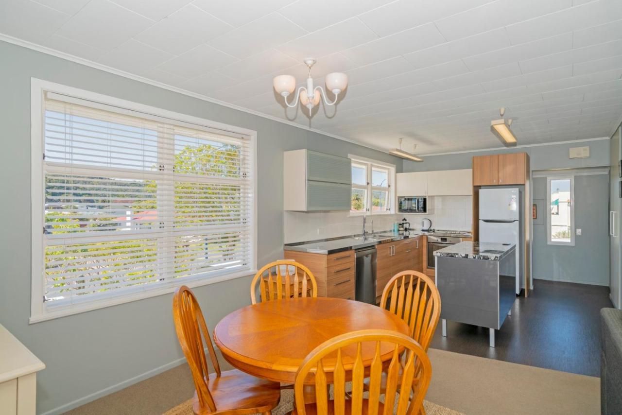 Rooftops Accommodation Whitianga Exterior photo